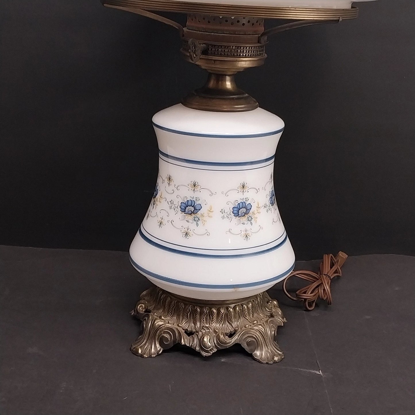 Quoizel Abigail Adams Blue Floral Milk Glass 3 Way Gone With The Wind Lamp Vtg