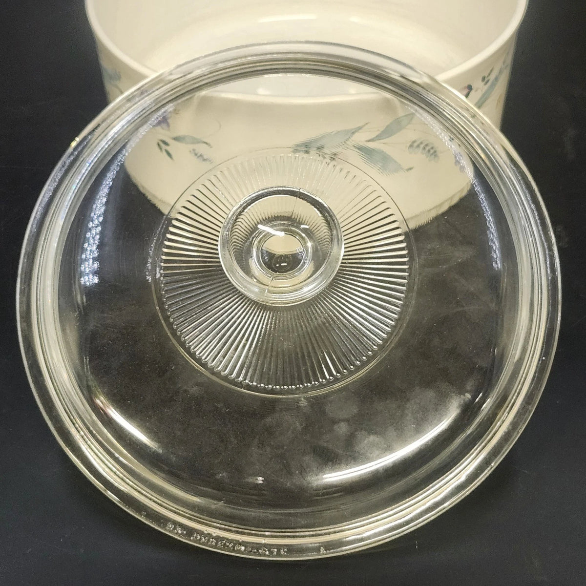 Pfaltzgraff April 2.5 Qt Casserole Dish with Glass Lid Expandable Holder USA