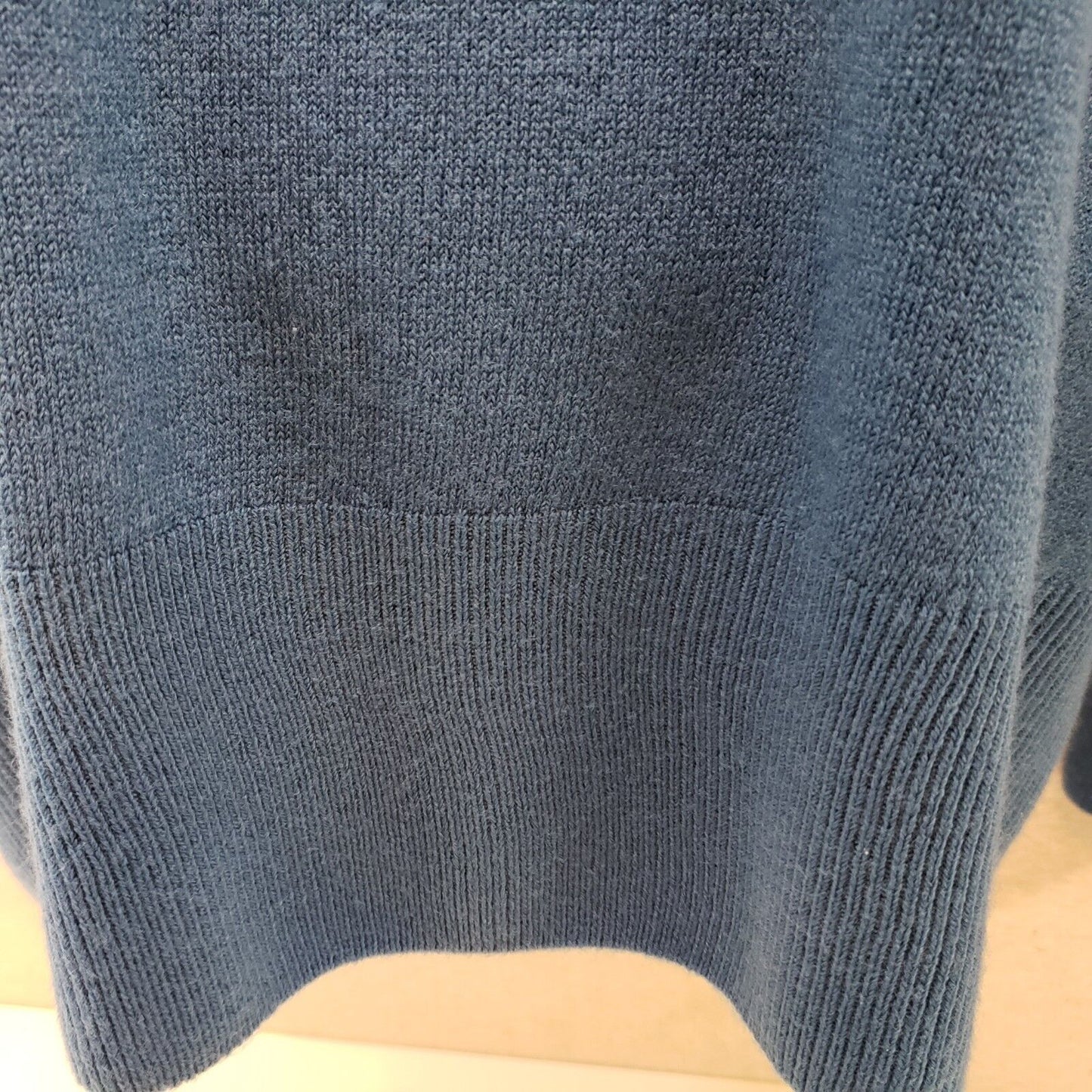The Tog Shop Women's Large Blue/Teal 100% Acrylic Turtleneck Knit Top