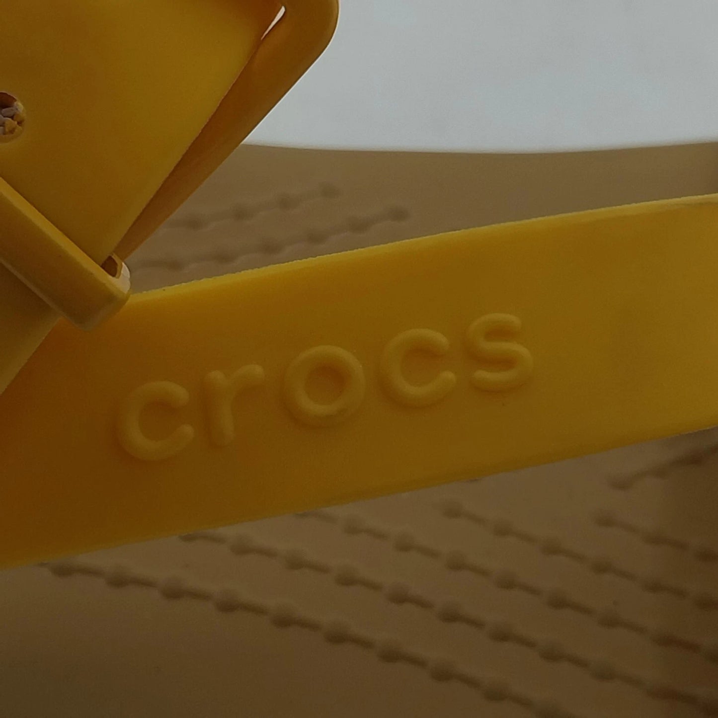 Crocs Tulum Women’s Yellow Strappy Buckle Sandals Iconic Comfort Size W7