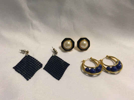 3 pair Costume Jewelry Pierced Earrings Post Wire Blue Button Beads Mesh Flag