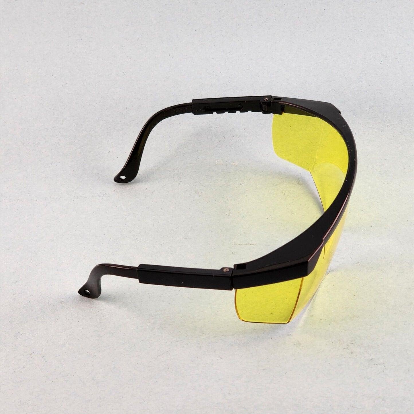 Gateway Strobe Safety Glasses Lightweight Telescoping Temples Side Shields Z87.1 (Black Frame, Amber Lens)