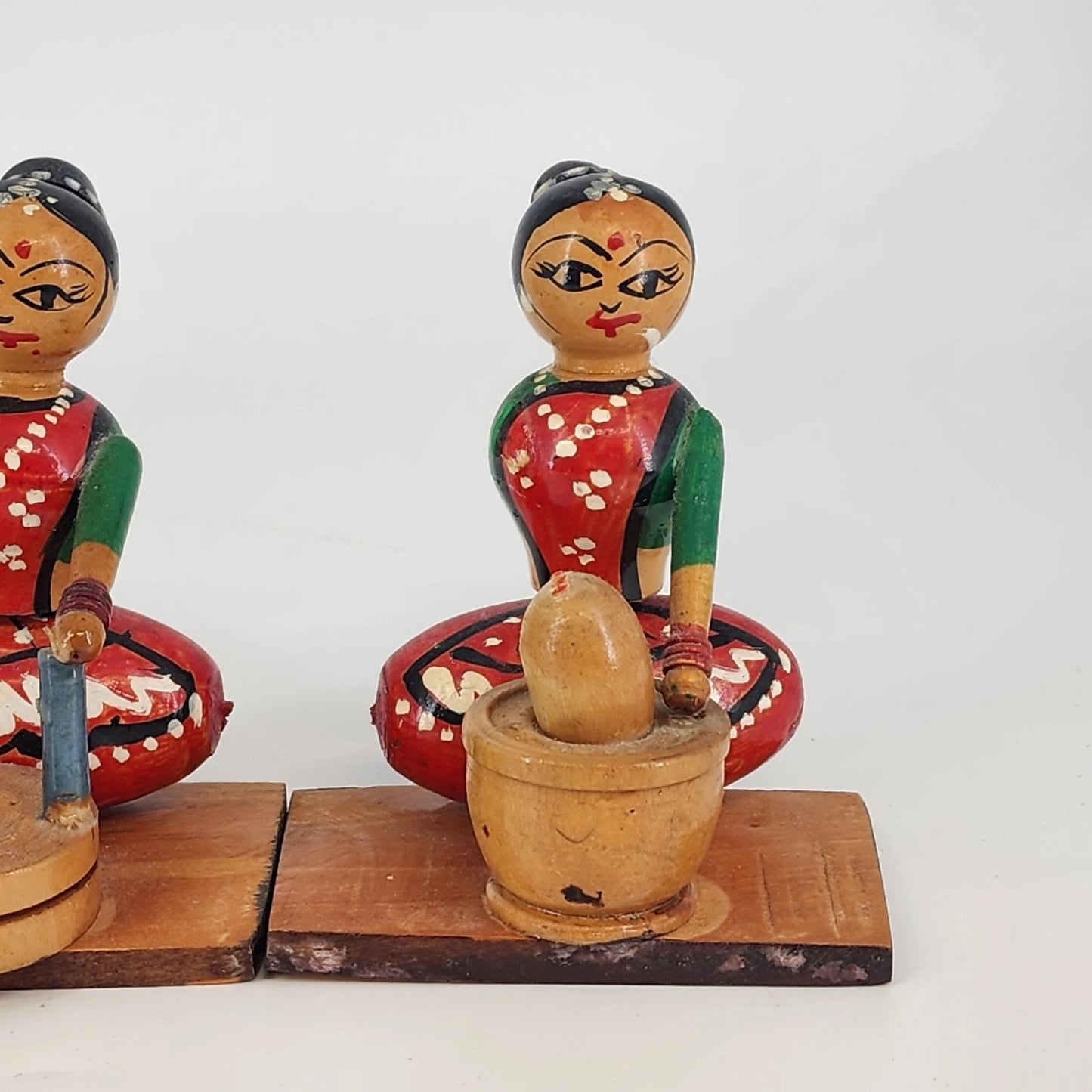 Channapatna Handmade Wooden Dolls Set of 2 Sitting Ladies Karnataka India Toys