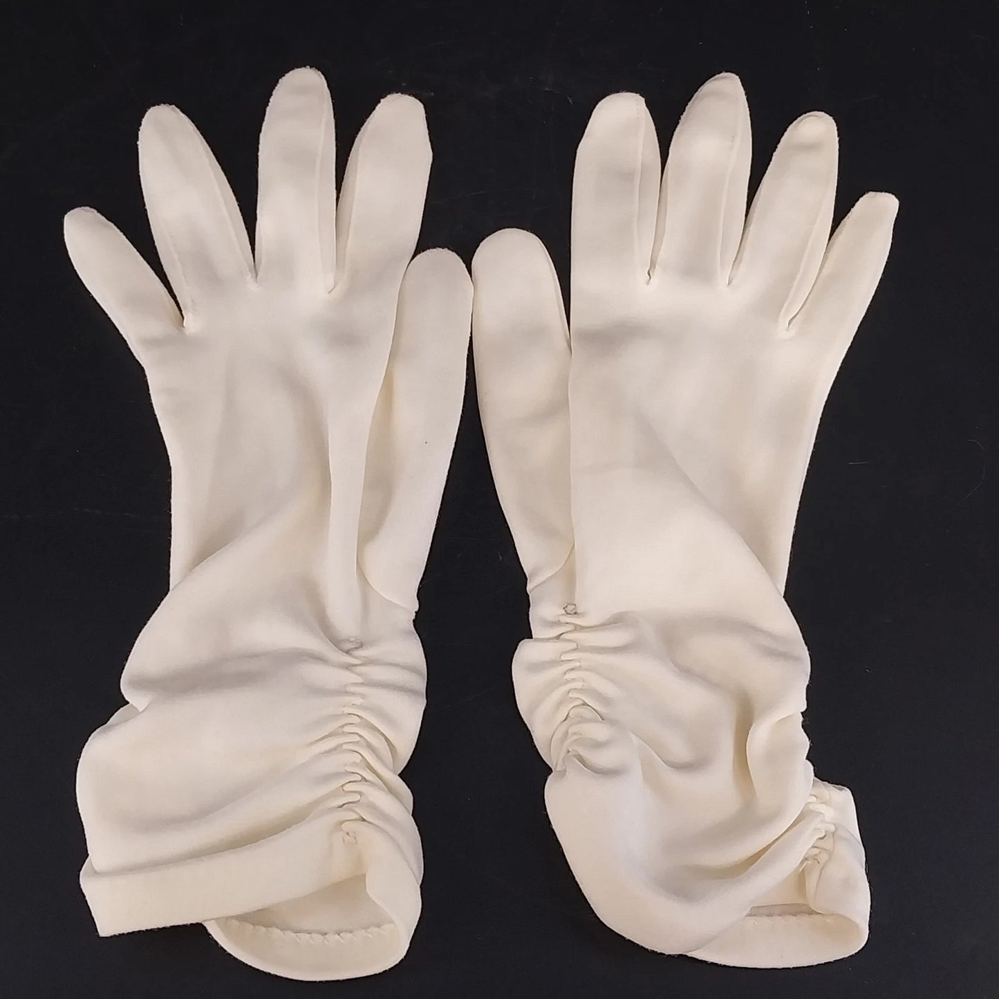Women's White Stretch Dress Gloves Ruched Wrist Formal Wedding Tea Length Vtg