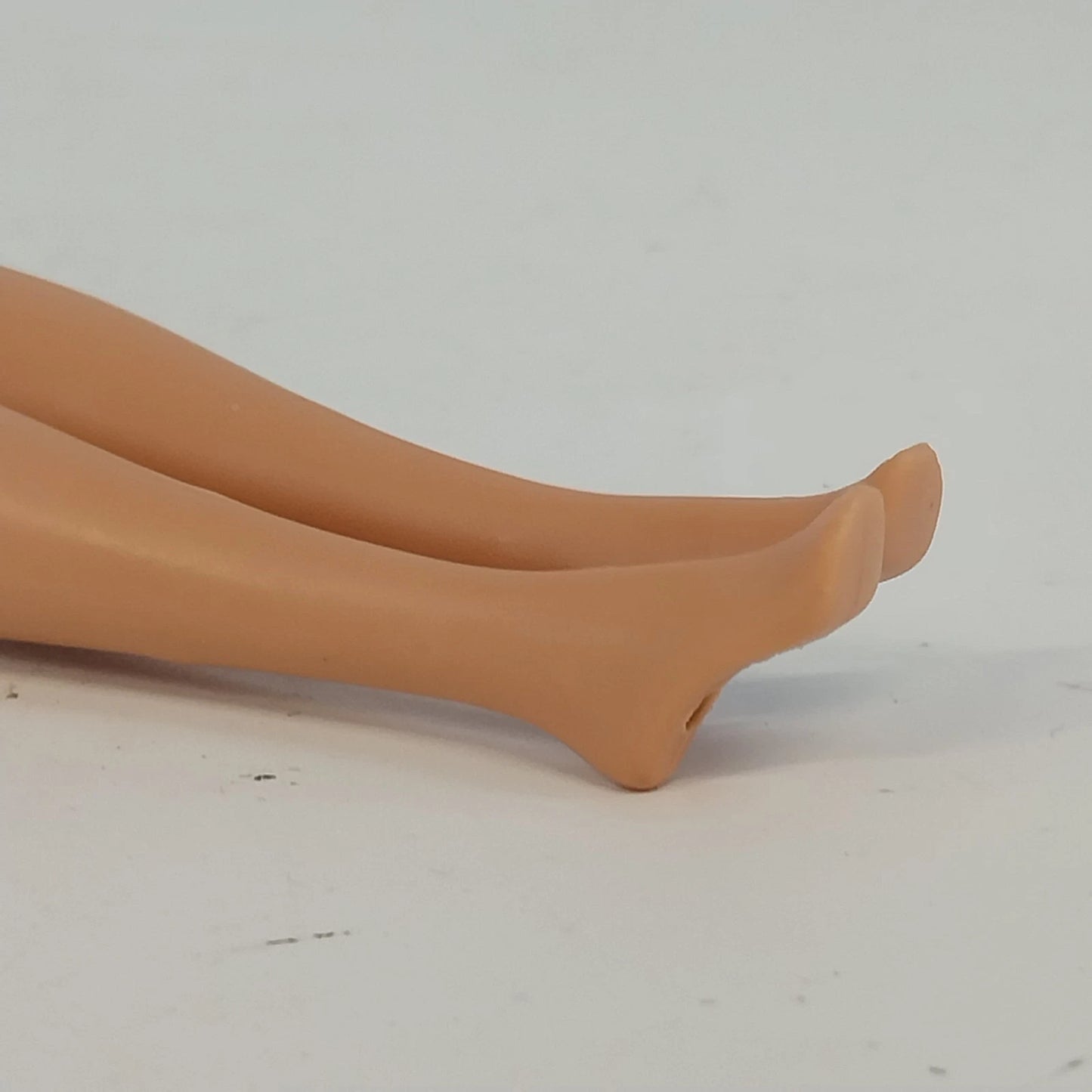 Mattel Barbie Doll 2005 Head 1999 Body Bendable Knees