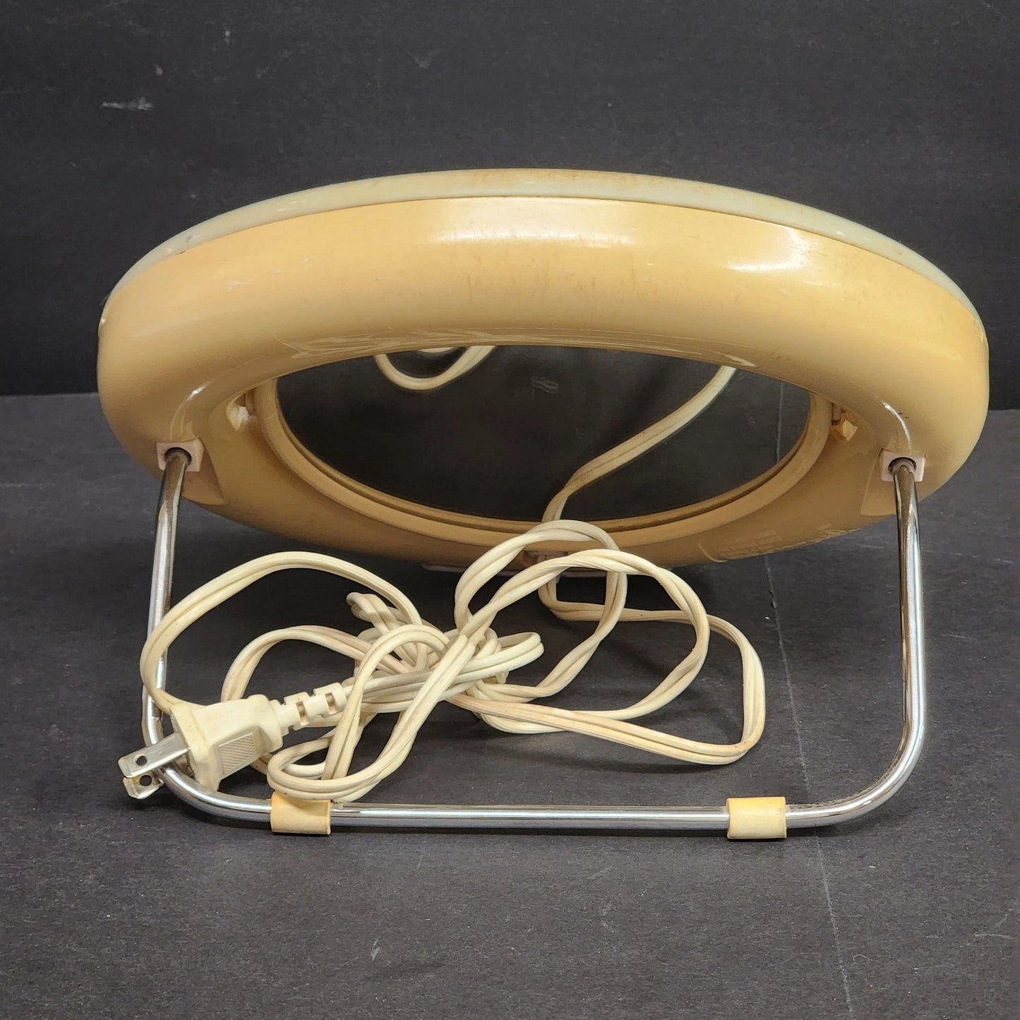 Conair Lighted Makeup Mirror Corded Two Sided Cosmetic Vanity Plastic Round