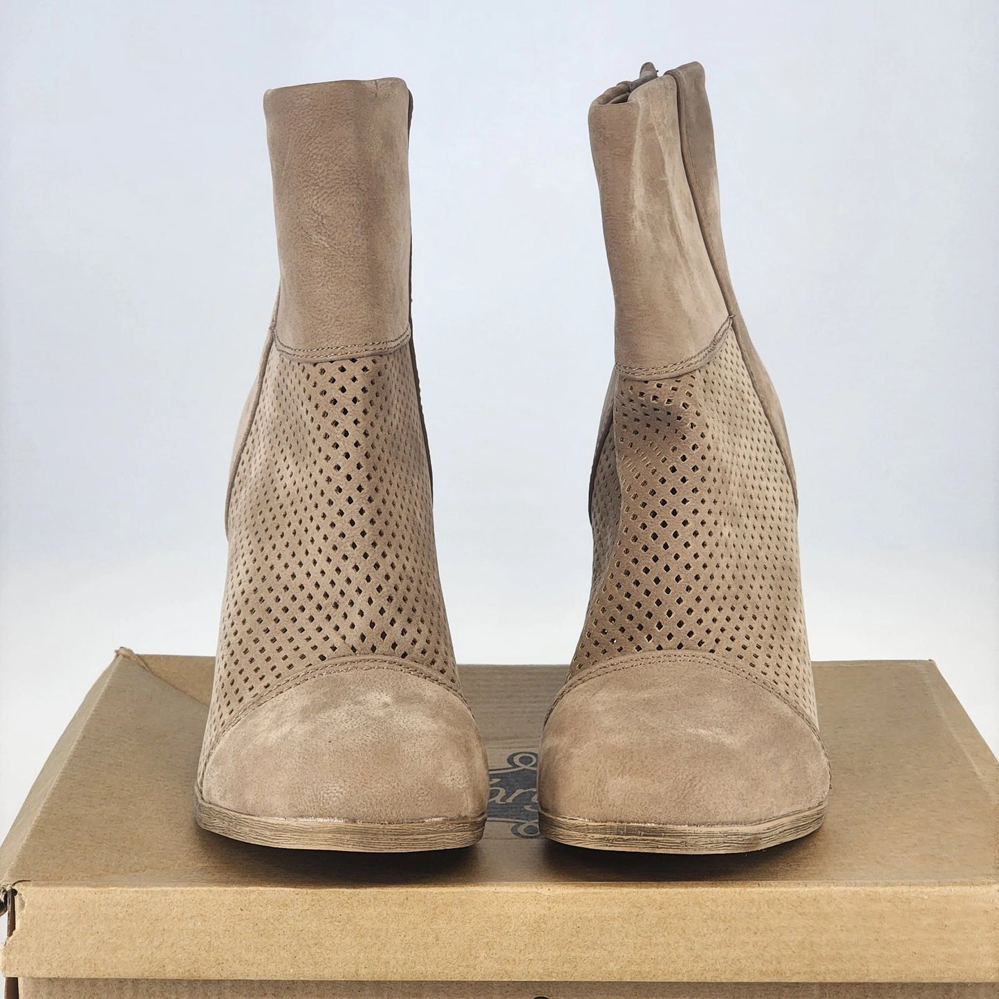 Karyn’s Collection Ankle Boots Womens 8 Brown Block Heel Zip Faux Leather Bootie