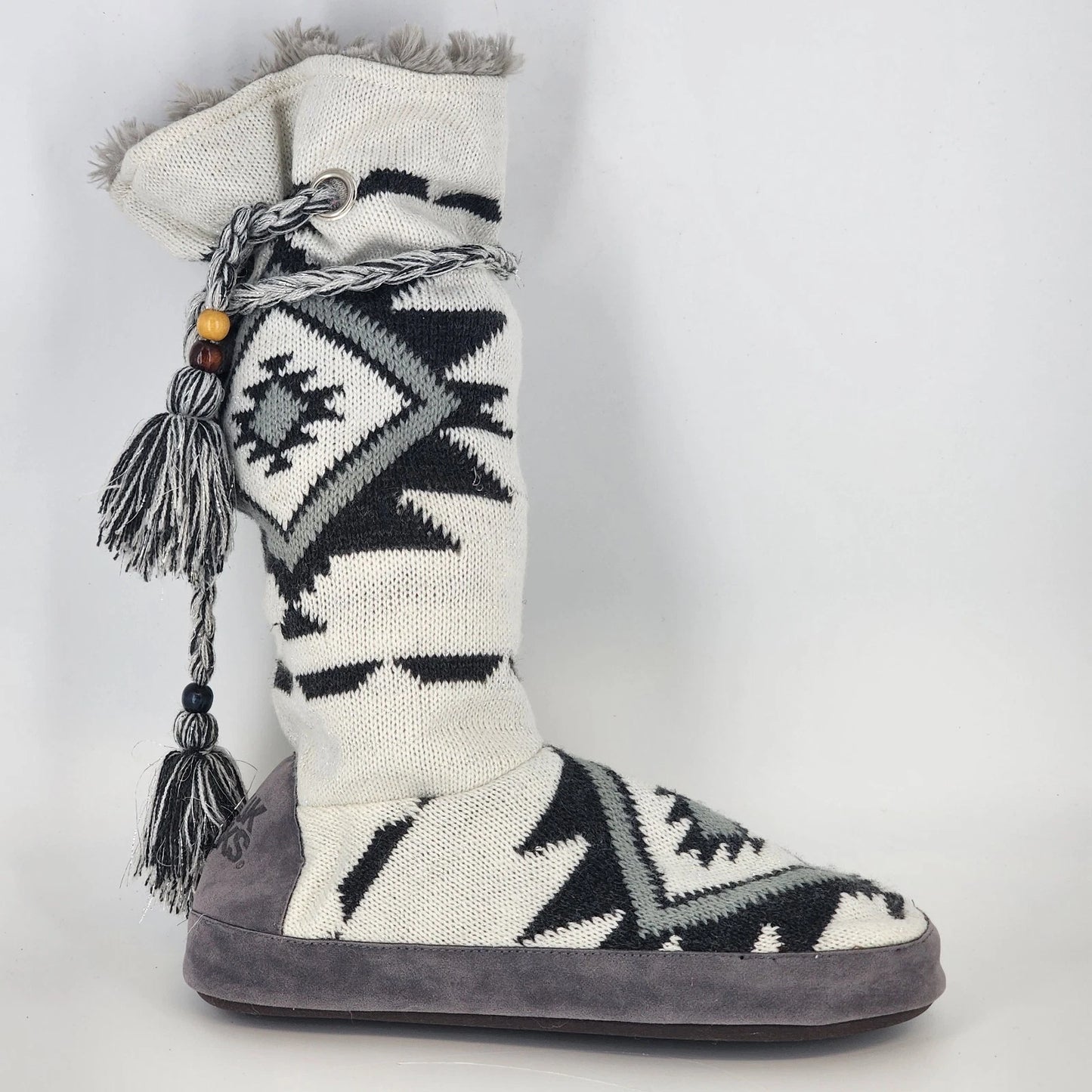 Muk Luks Women Slipper Boots Size 8-9 Knit Fair Isle Pattern Faux Fur Lined Grey