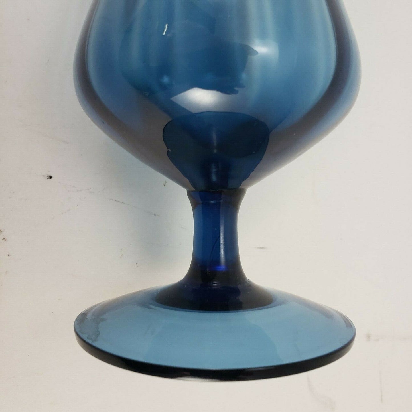 Art Glass Blue Ribbed Bud Vase Stemmed Midnight Blue Italy Handmade 9.5”