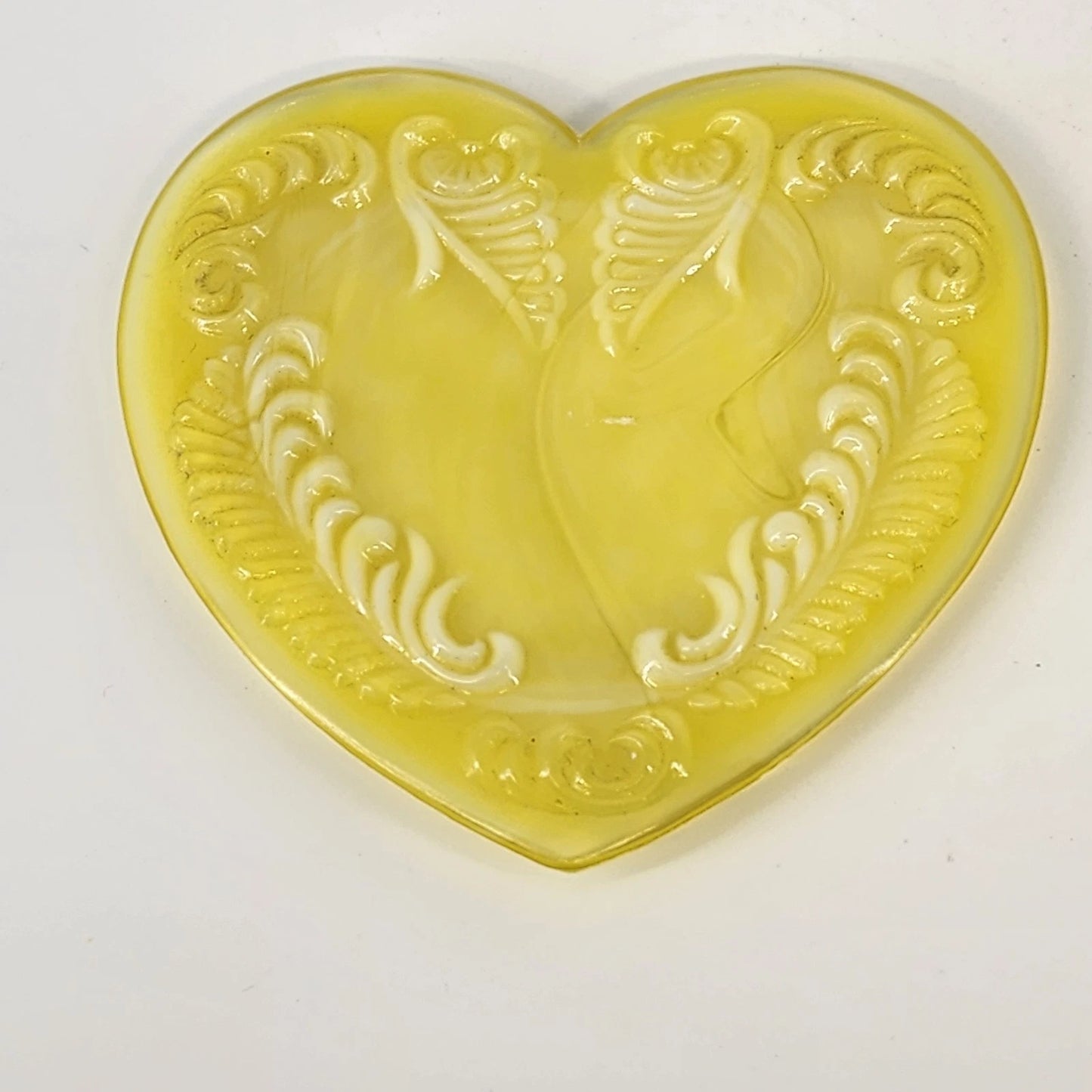 Degenhart Slag Glass Heart Trinket Dresser Box Yellow Mustard Caramel Swirl 3.5"