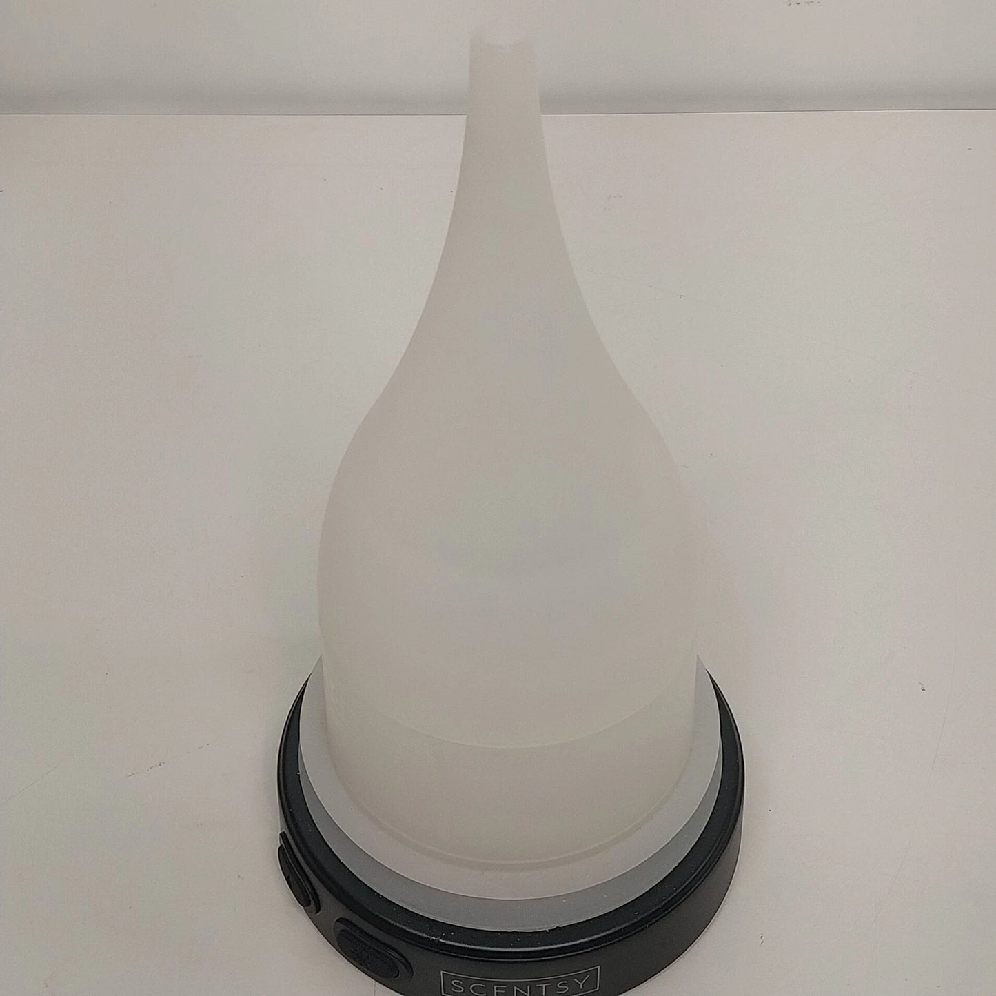 Scentsy Teardrop Pedestal Essential Oil Diffuser White Black Base Box China 2015