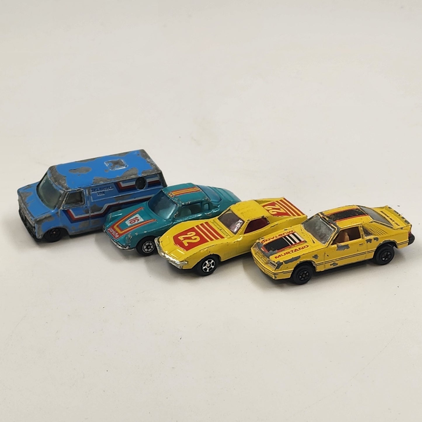 4 Yatming Diecast Car Toys Blue Delightful Van Porche #16 Yellow Car #22 Mustang