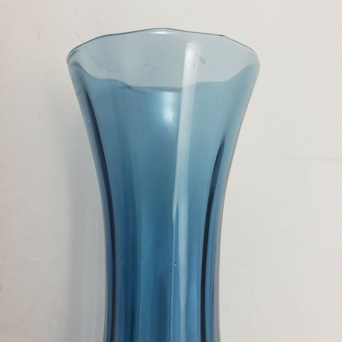 Art Glass Blue Ribbed Bud Vase Stemmed Midnight Blue Italy Handmade 9.5”