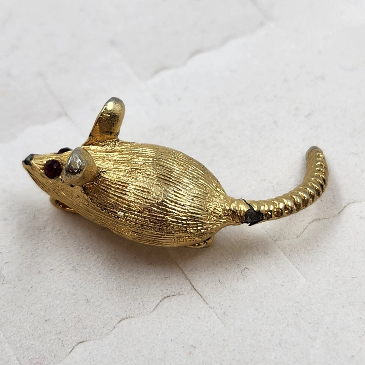 Gold Tone Mouse Brooch Pin Articulated Slinky Damaged Tail Red Rhinestone Eyes