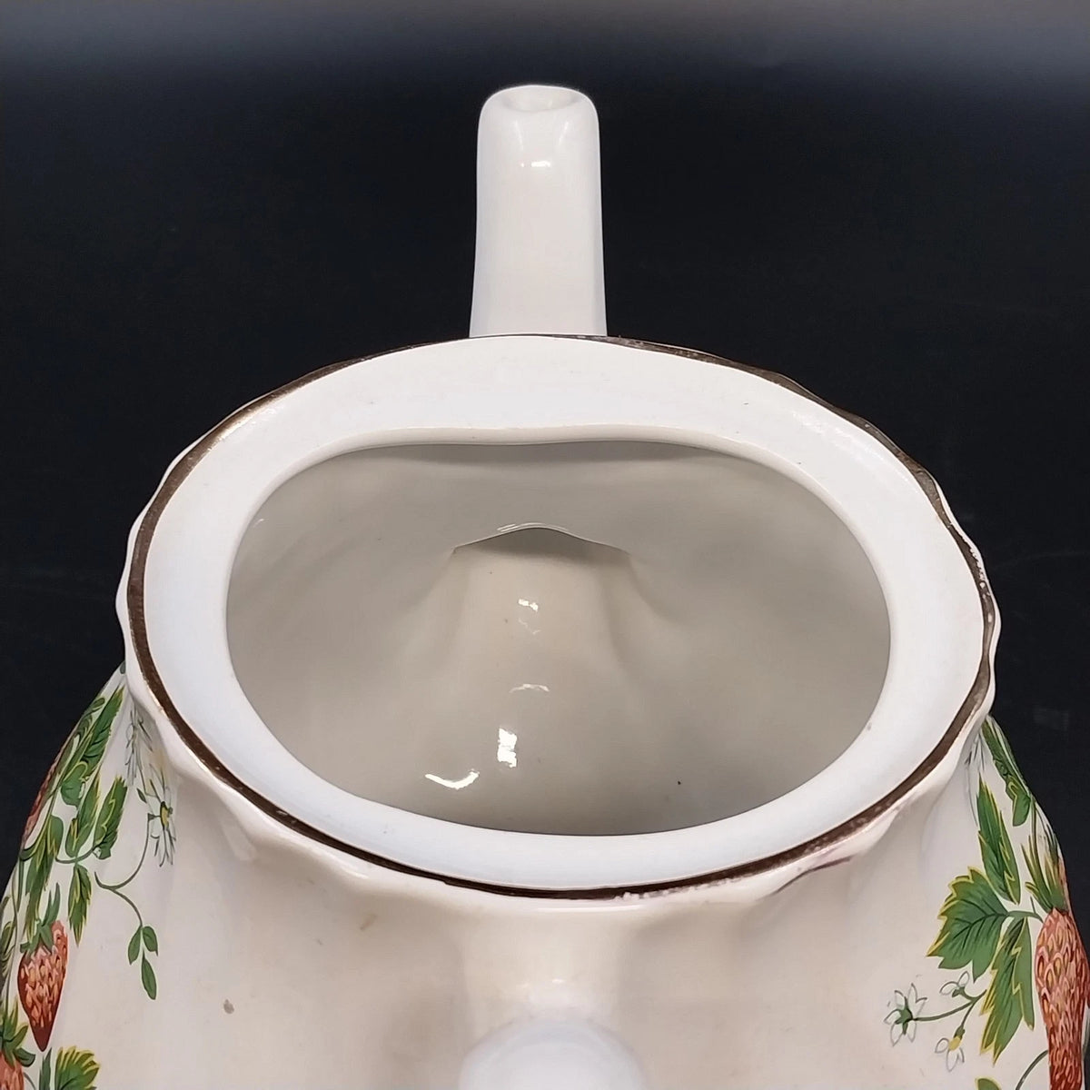 Strawberry Floral Leaves Ceramic Teapot with Ribbed Swirled Lid 6.5" Vtg Kitchen
