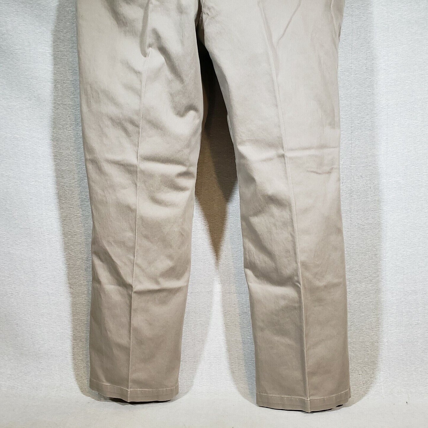 Dockers Classic Fit Khaki Pants Men 40x32 Flat Front Tan