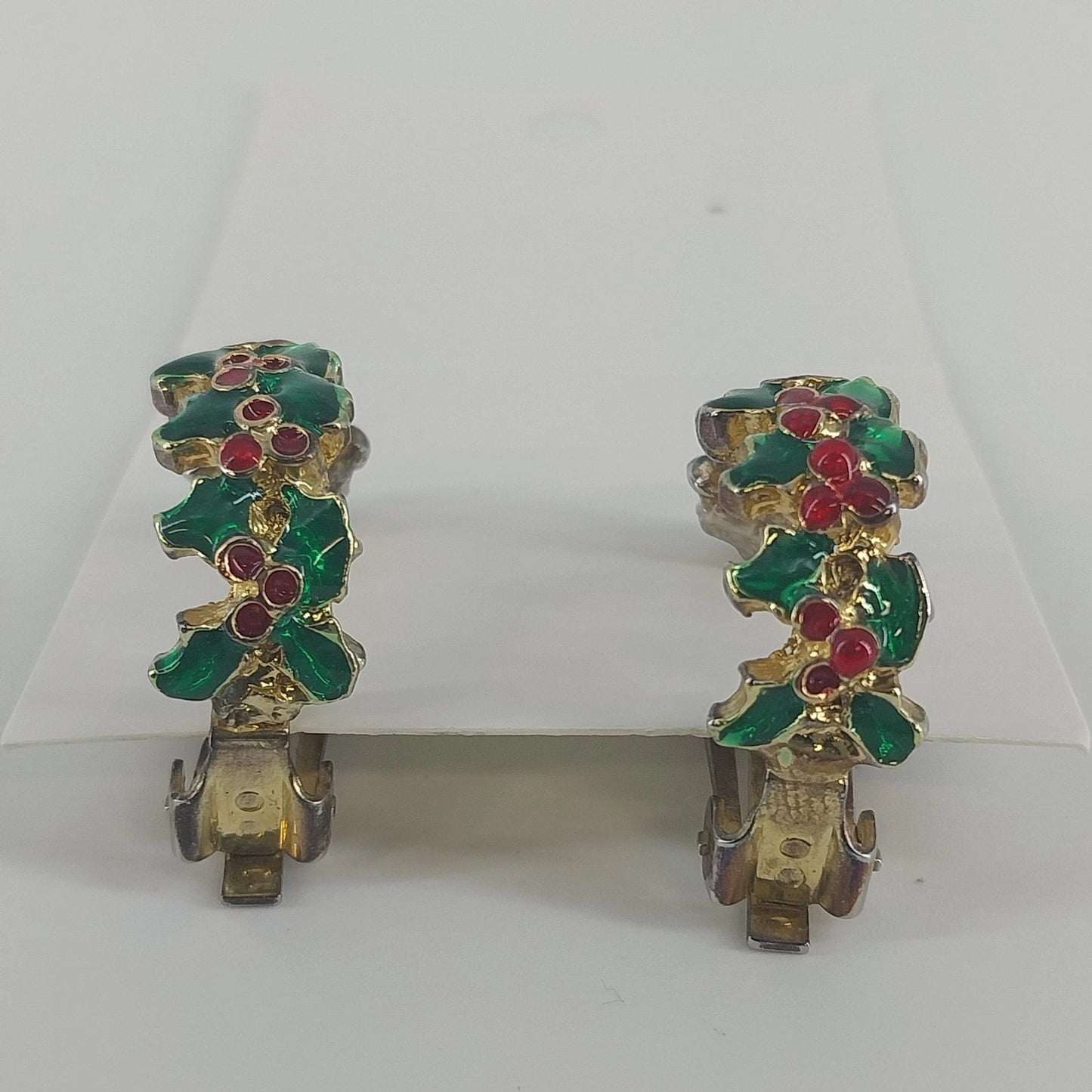 Avon Christmas Holly Berry Clip On Earrings Gold Tone Red Green Jewelry Vintage