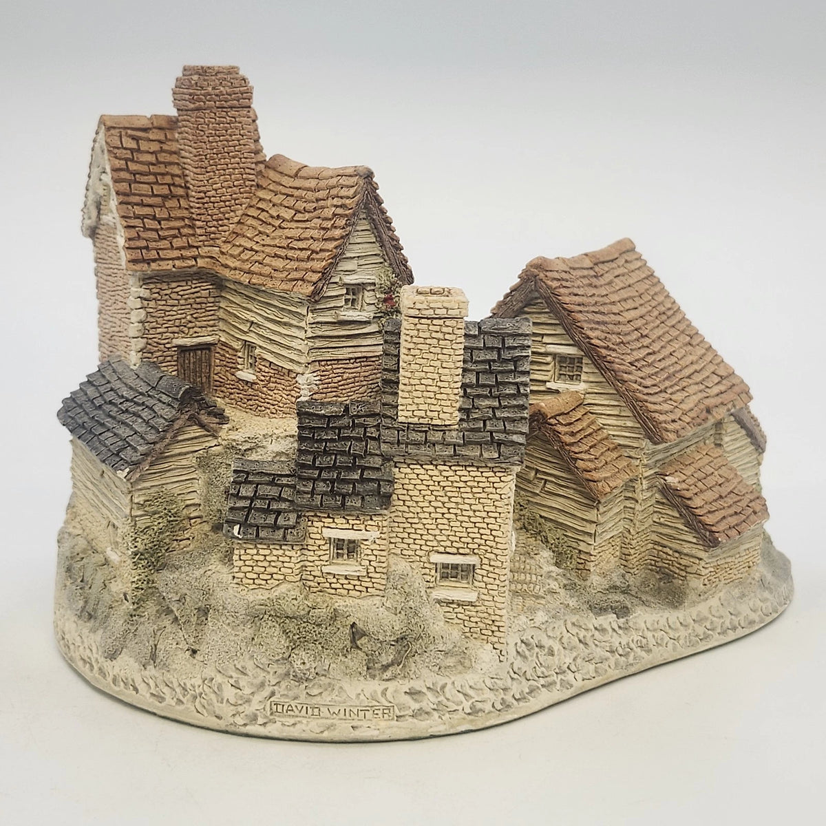 David Winter Brookside Hamlet Cottage Village 6.5" Hand Painted England 1982