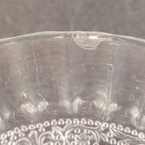 6 KIG Malaysia Fleur de Lis Pressed Glass Trellis Pattern 5¼" Round Bowls