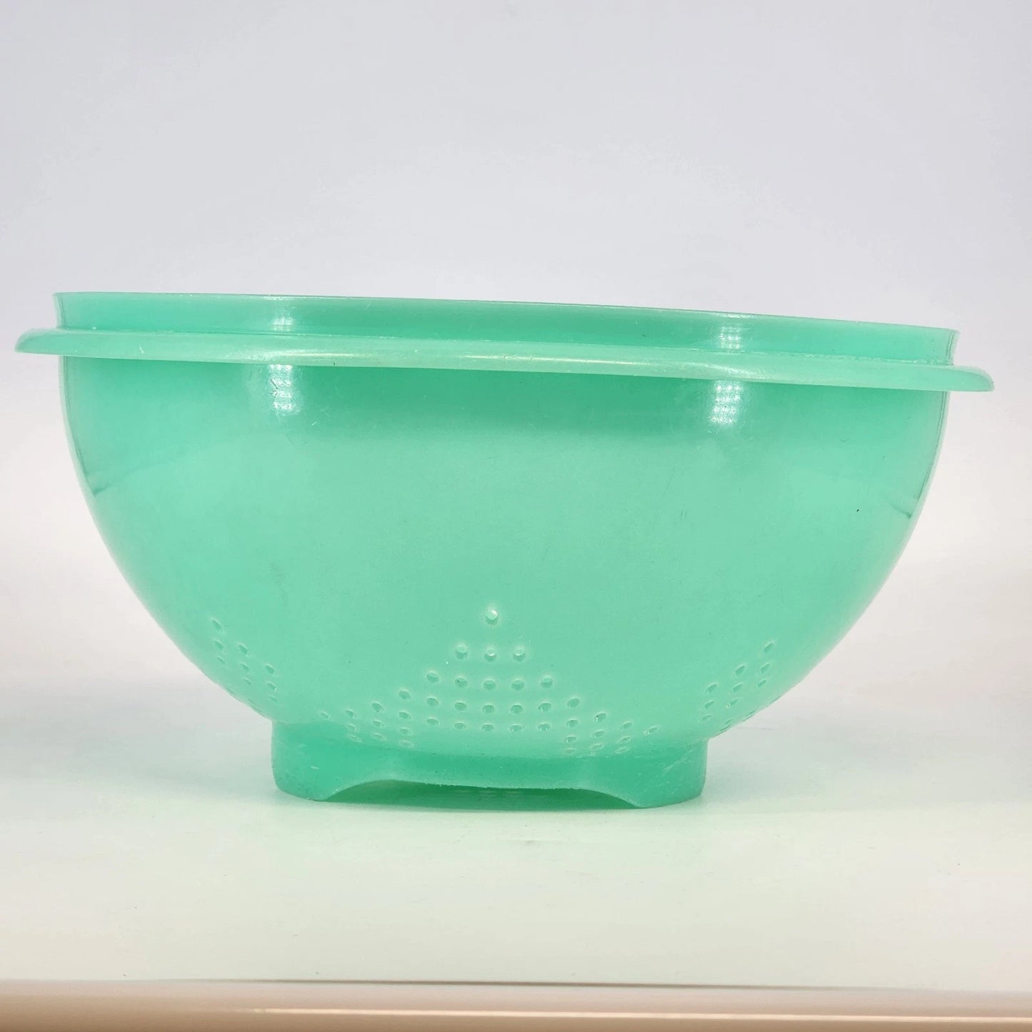 Tupperware 339-8 Colander Strainer Bowl Footed Jadeite Green 9.75" x 4.75" Vtg