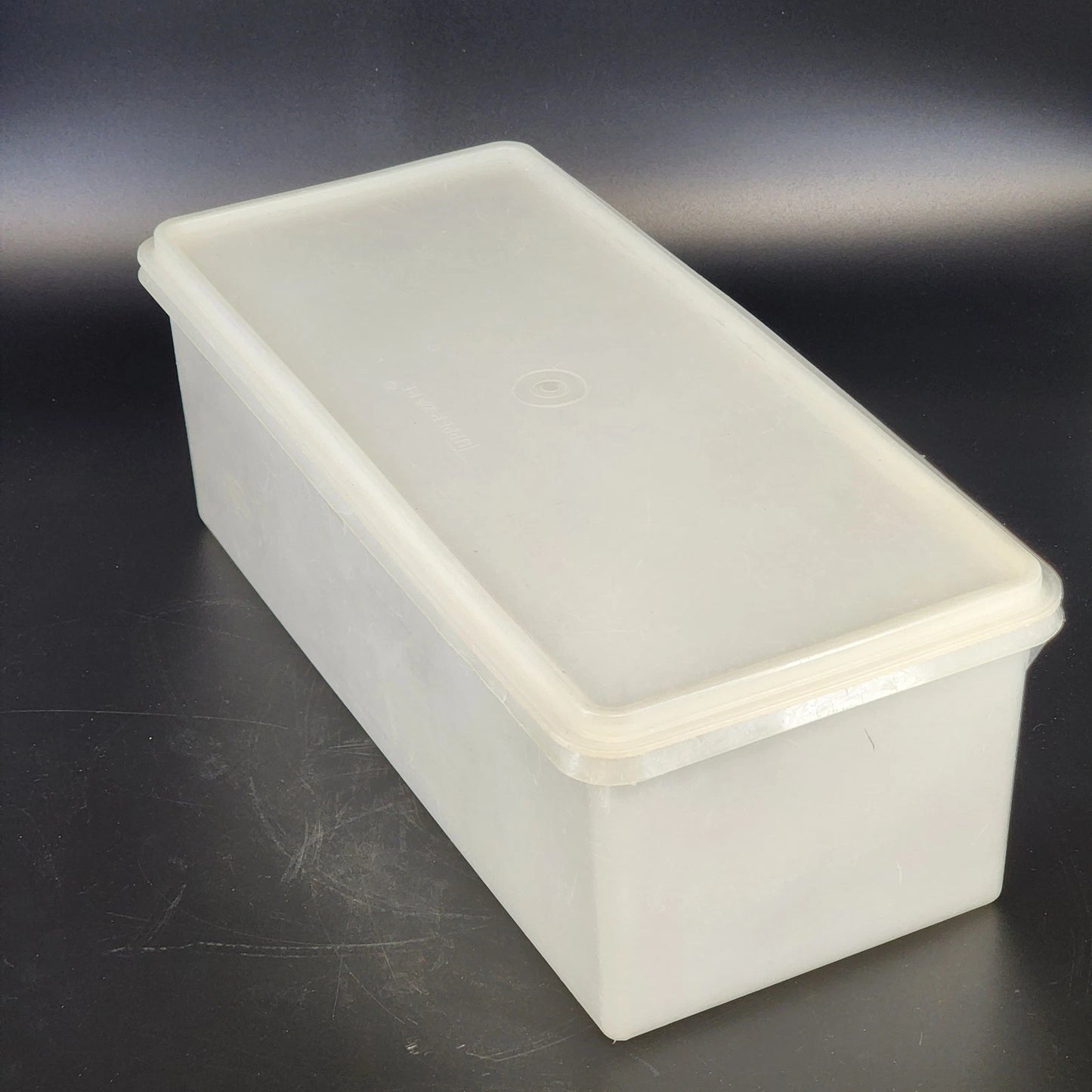 Tupperware Jumbo Bread Keeper 606-9 Frosted Lid 607-8 Fruit Vegetable Container