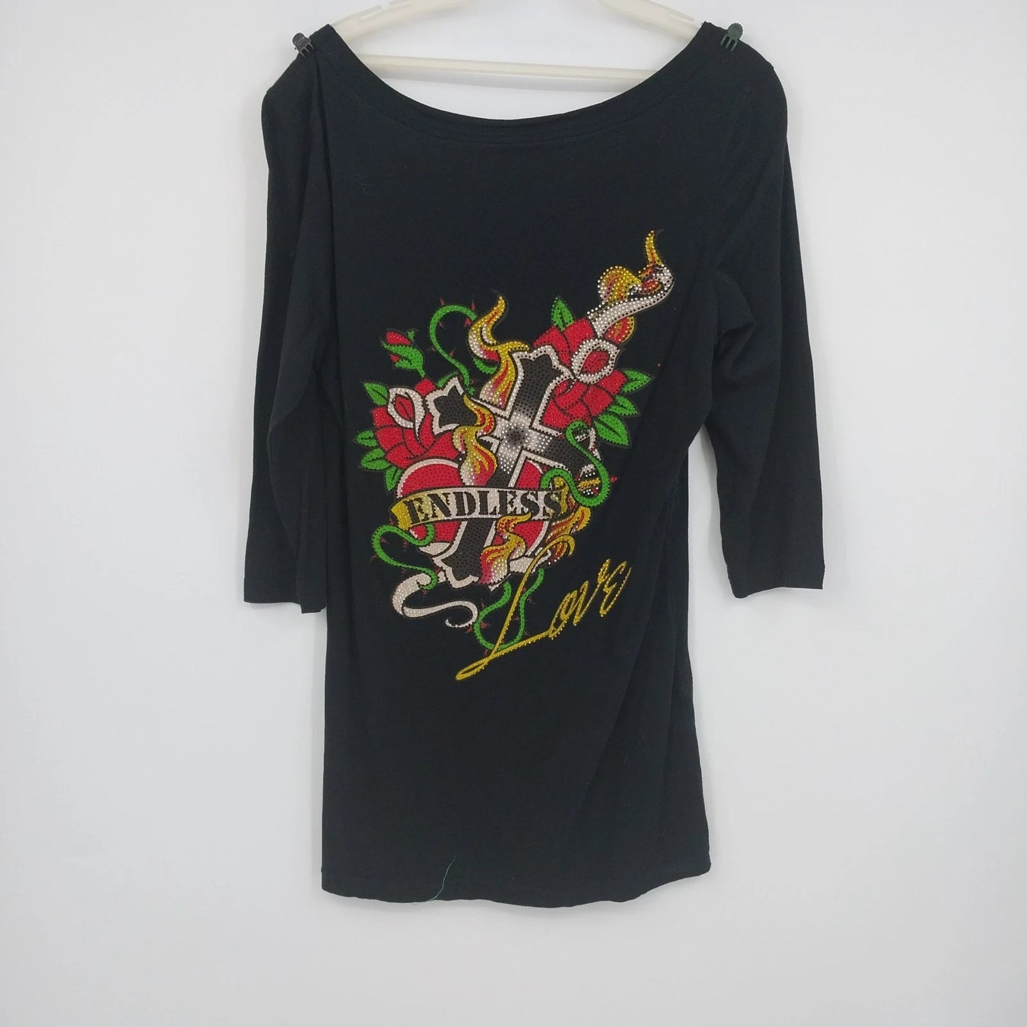 Escio-T Women's Black Rhinestone Endless Love Cross Heart Graphic Top Large