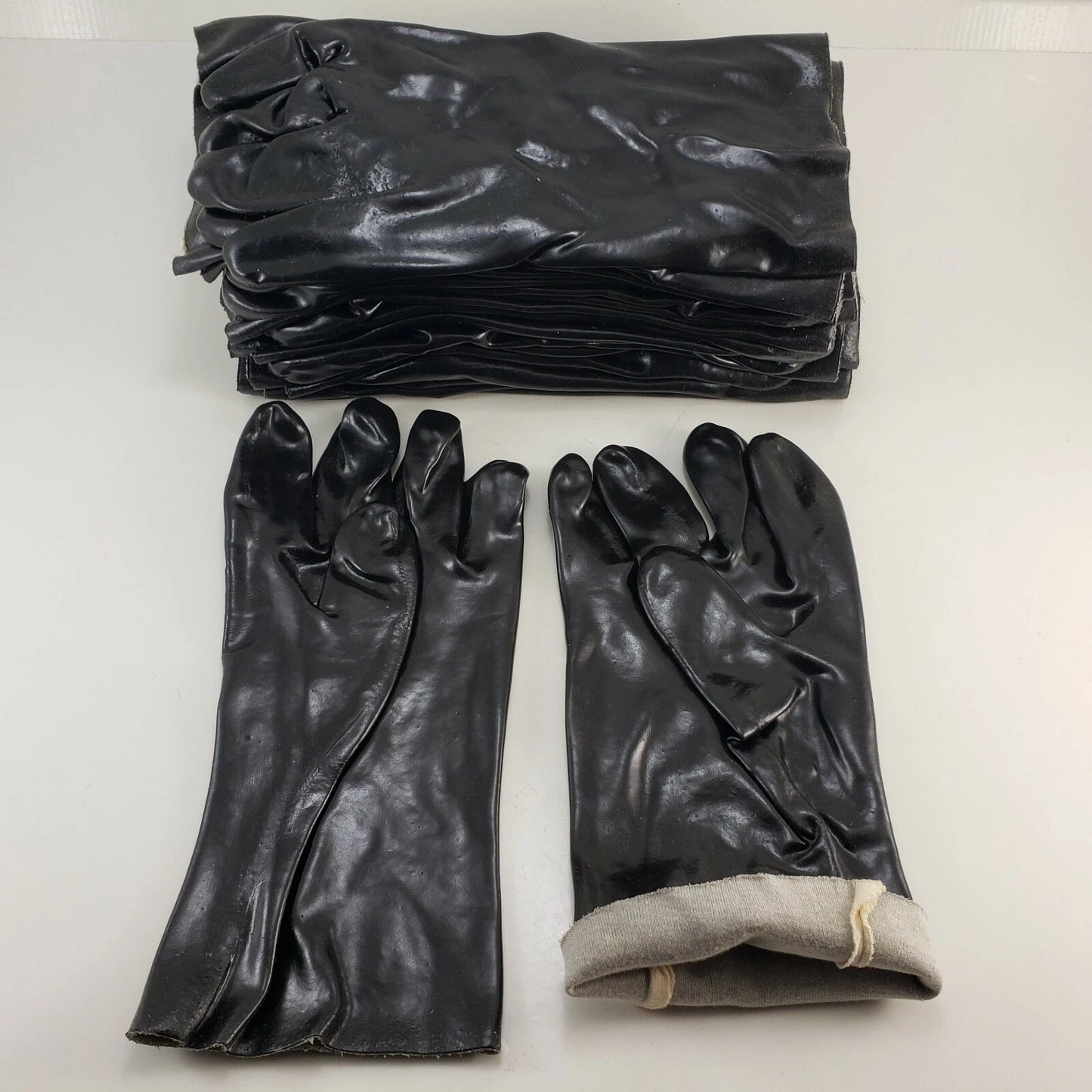 12 PVC Chemical Resistant Gloves Black 12" Gauntlet Lg Cotton Lined Smooth Grip