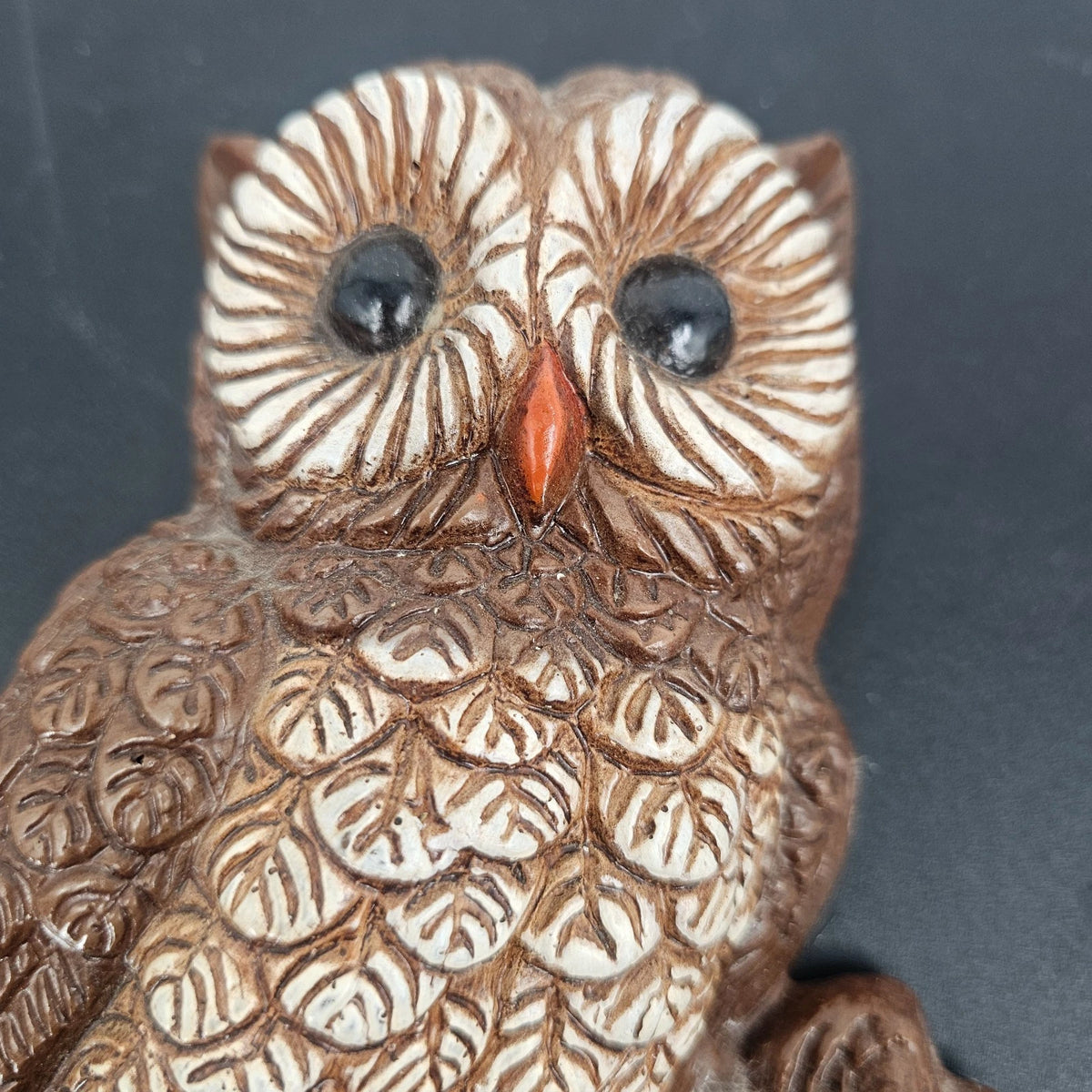 Owl Wall Plaque Decor Brown Cream Faux Wood Textured Foam Resin 7.5" 1970 Nature