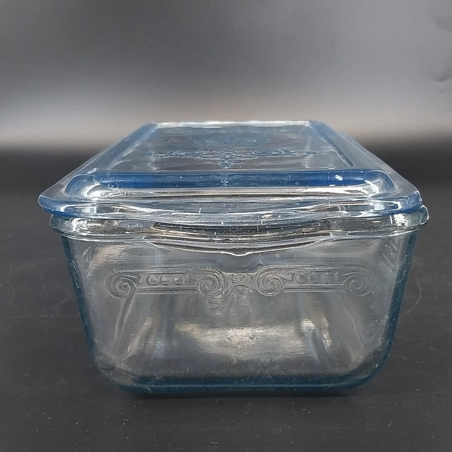 Anchor Hocking Fire-King Sapphire Blue Philbe Refrigerator Dish 1 Qt w Lid Vtg