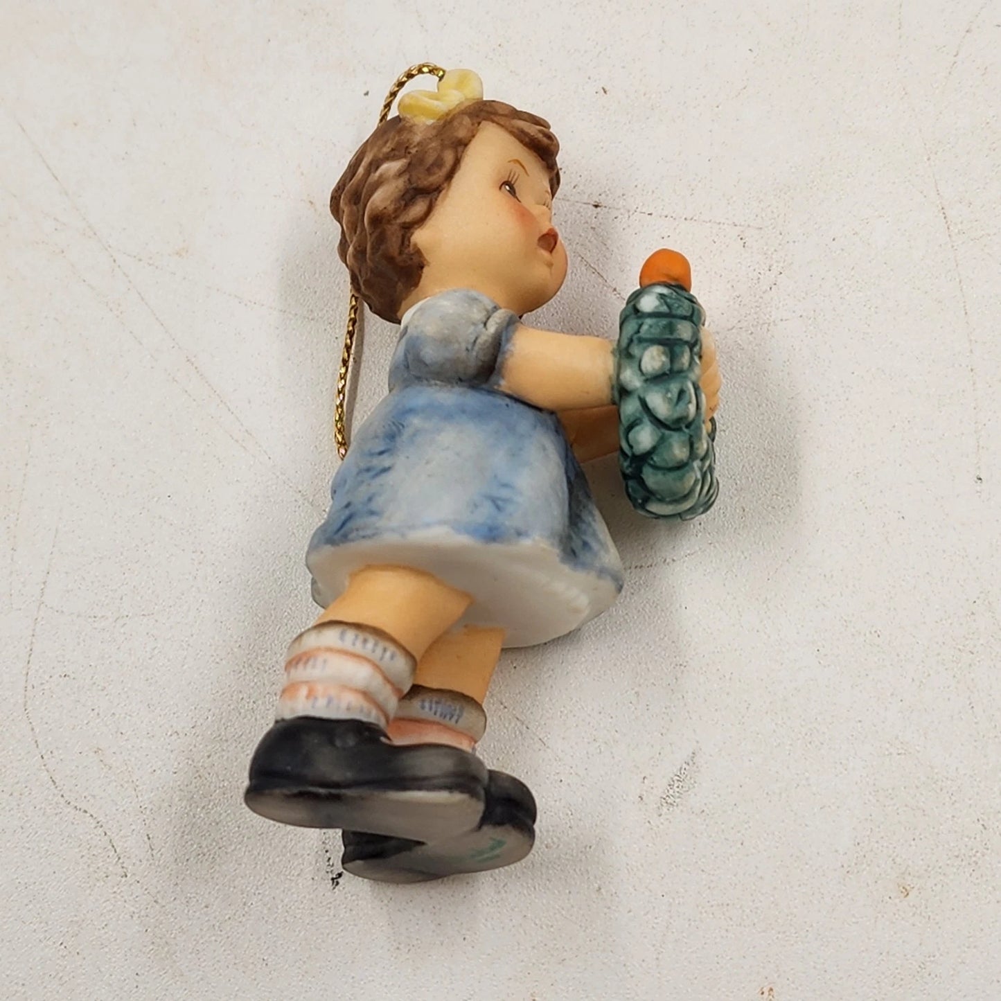 Berta Hummel Ornament WREATH OF JOY 1999 Goebel BH-100 Retired Porcelain