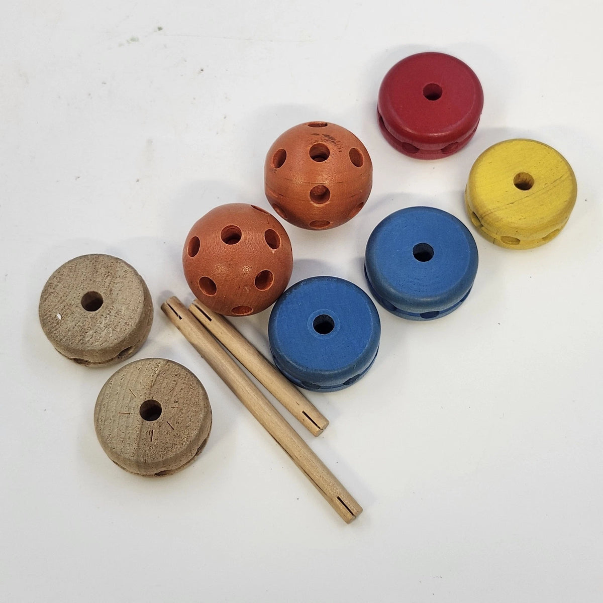 Makit Tinker Toy Vintage Wooden Construction Set Parts Move & Wheels Turn Vtg