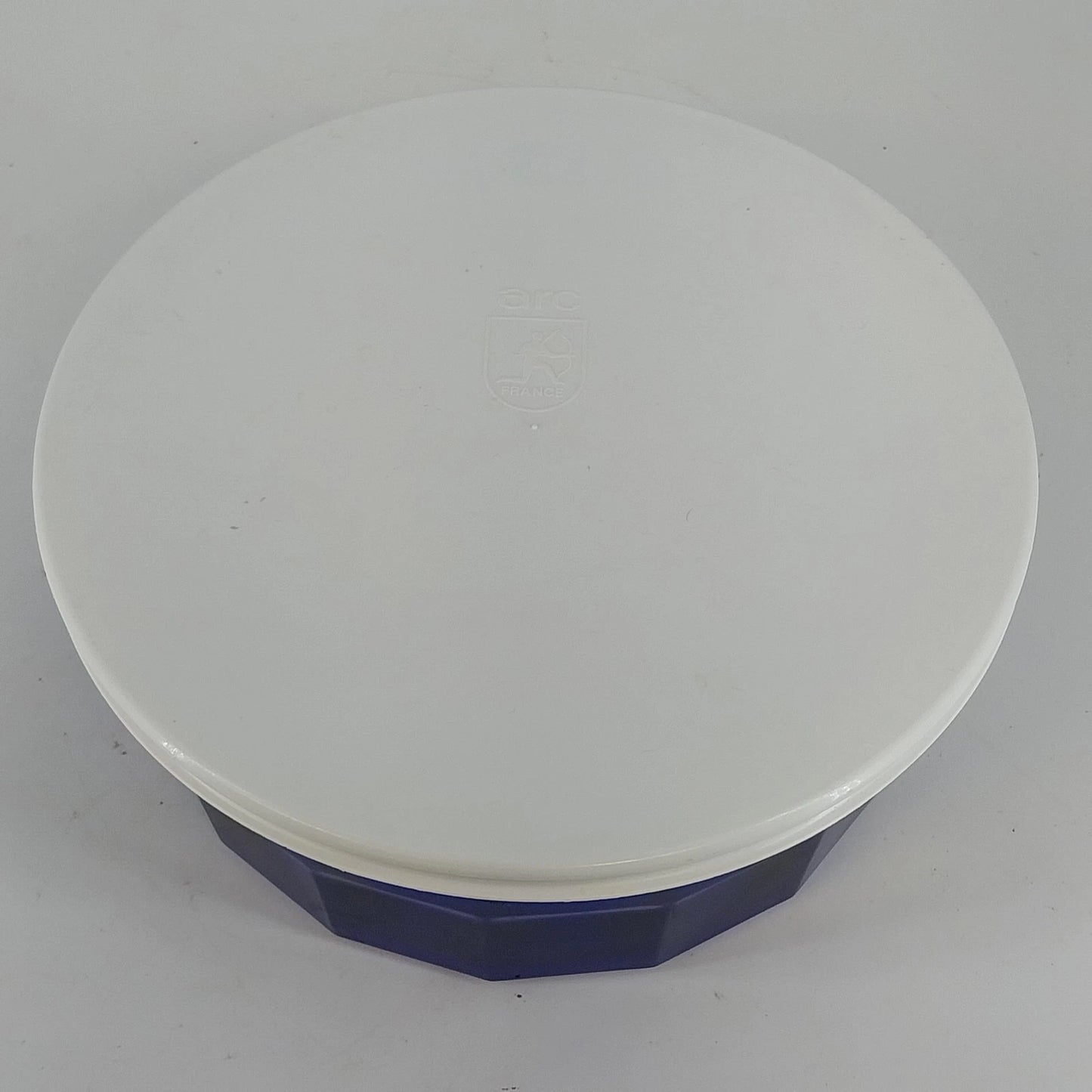 Arcoroc France Cobalt Blue Thumbprint Glass Serving Bowl w White Lid 9.25"