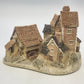 David Winter Brookside Hamlet Cottage Village 6.5" Hand Painted England 1982