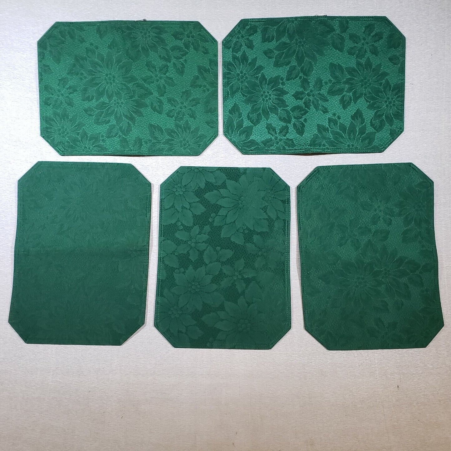Green Poinsettia Holly Tablecloth Set 60x84 with 5 Placemats Holiday