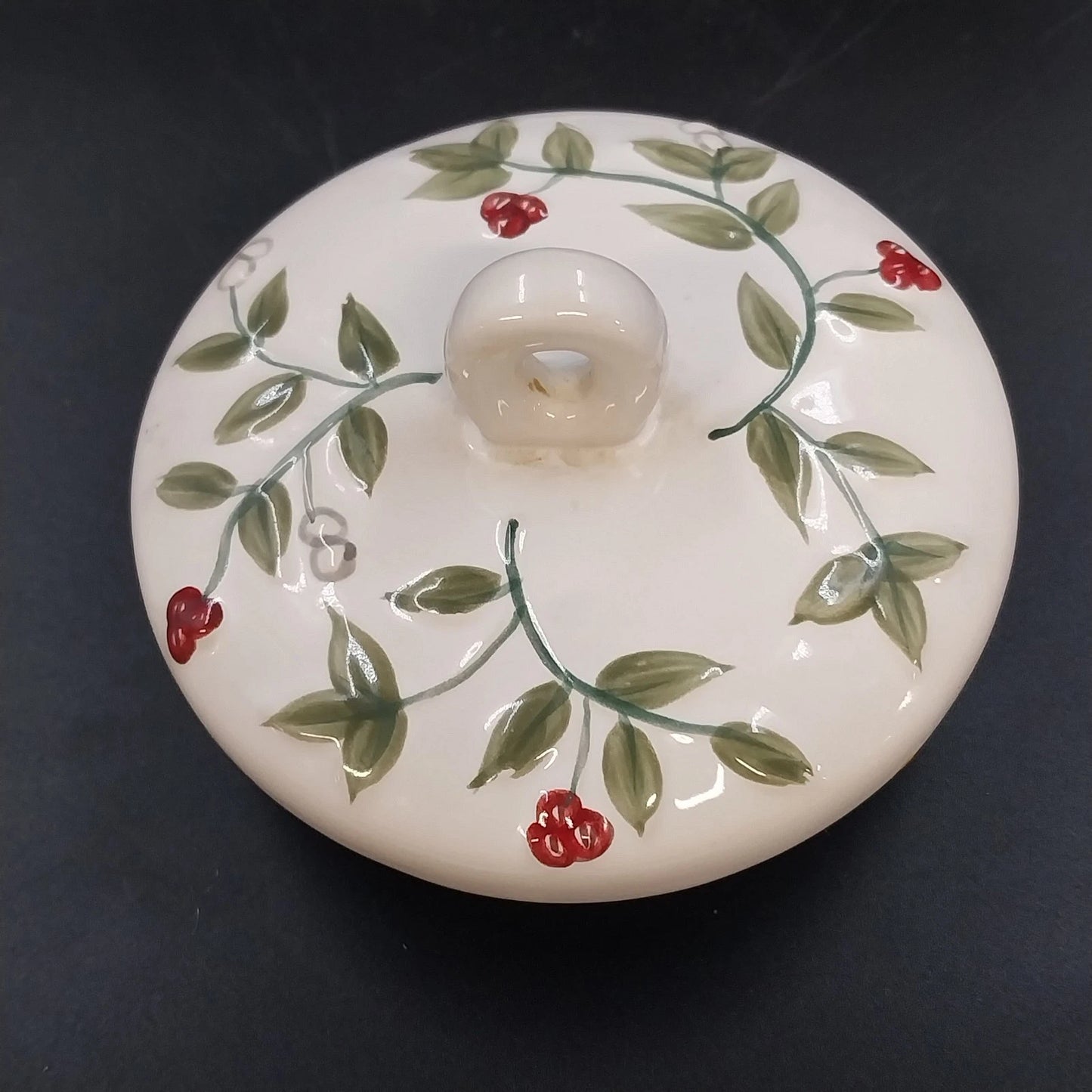 Pfaltzgraff Winterberry Sculpted Teapot With Lid Holly Berry Stoneware Vintage