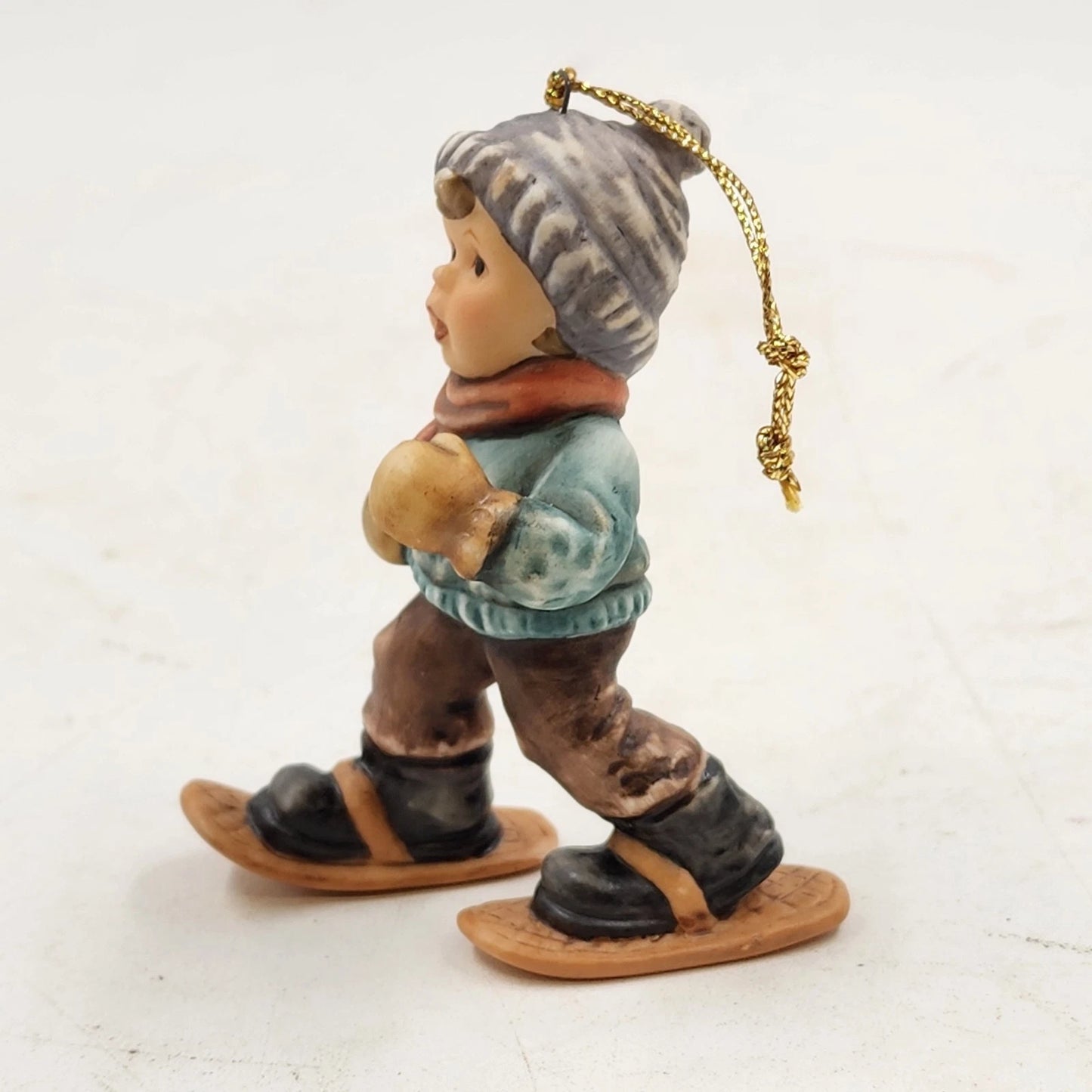 Berta Hummel WALKING THRU THE SNOW Ornament Goebel Boy 3" 1999 Ashton Drake