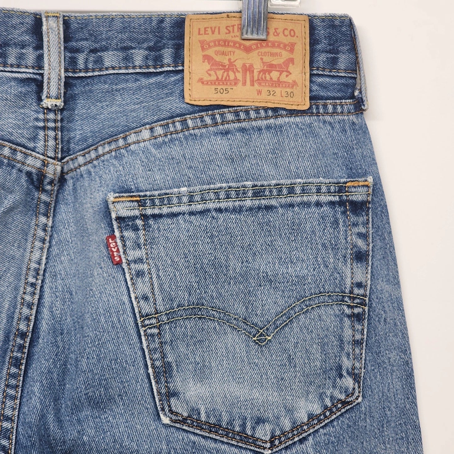 Levi’s 505 Men's 32x30 Straight Leg Jeans Blue Denim Regular Fit Distressed Vtg