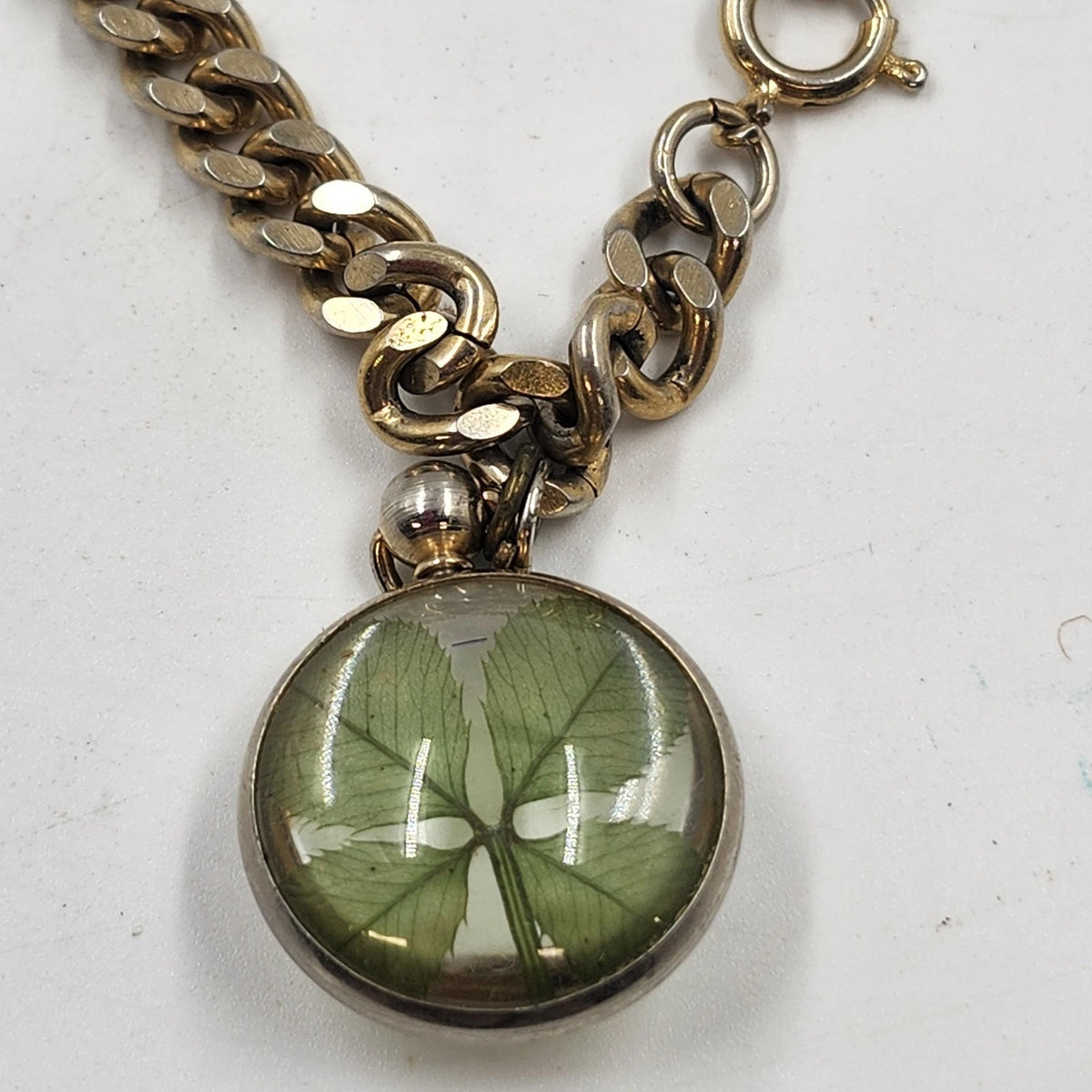 Four Leaf Clover Glass Dome Cabochon Charm Bracelet Gold Tone Curb Chain 7.5"