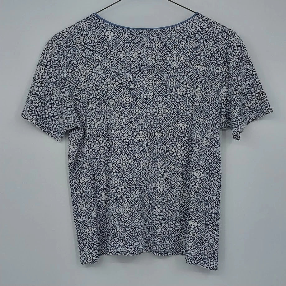 Karen Scott Blue White Geometric Print T-Shirt Top Women's Small 100% Cotton