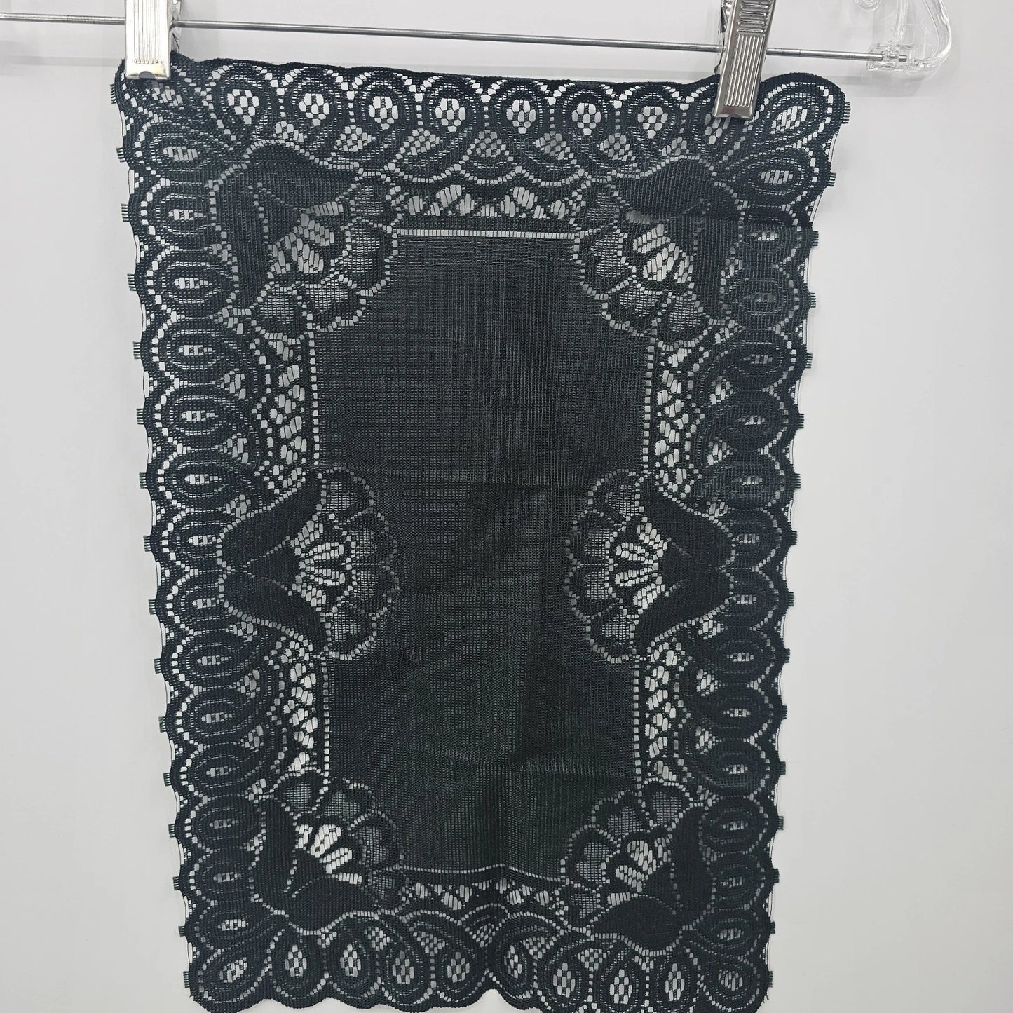 Green Cut Lace Linen Placemats Set of 4 Scalloped Edge Doily Style Vintage