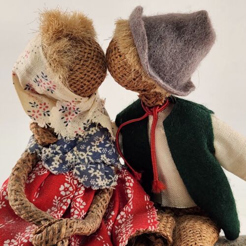 Two Fransapt Burlap Dolls Kissing on a Log Alpine Bavarian Vintage 8" x 6" x 4"