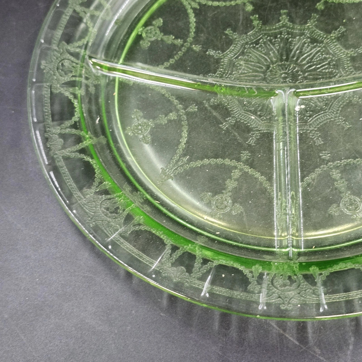 Anchor Hocking Cameo Ballerina Green Uranium Glass Grill Plate 10.5" Vintage
