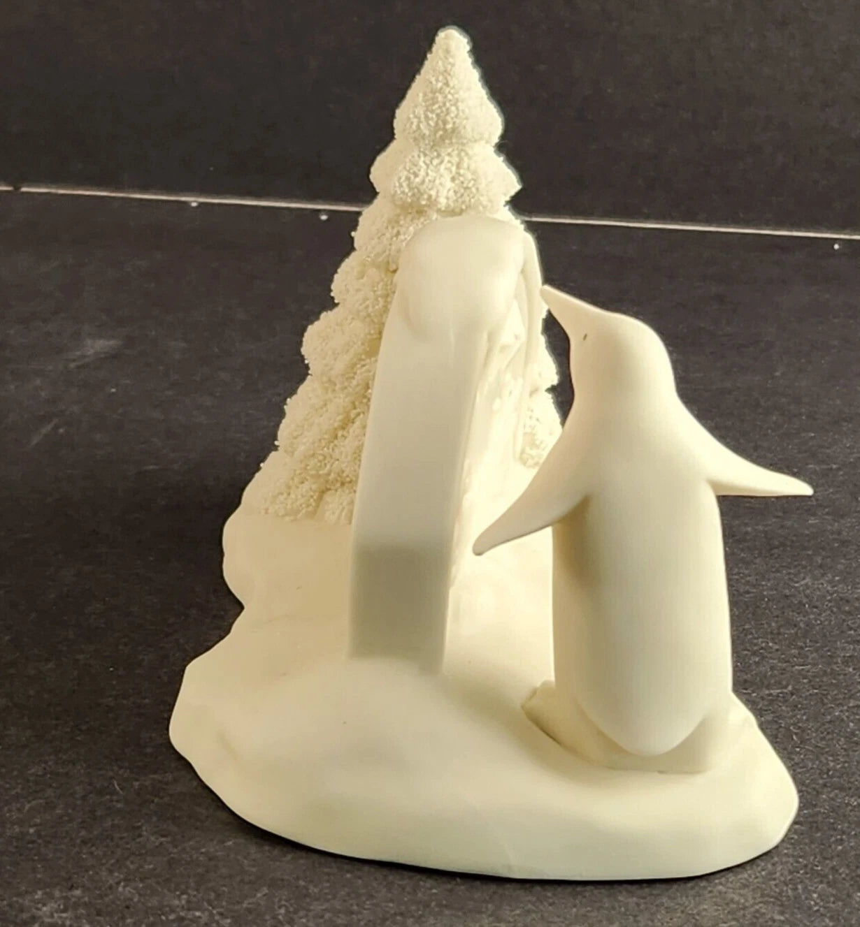 Snowbabies Polar Sign Department 56 Retired 6" Penguin & Christmas Tree 6804-7