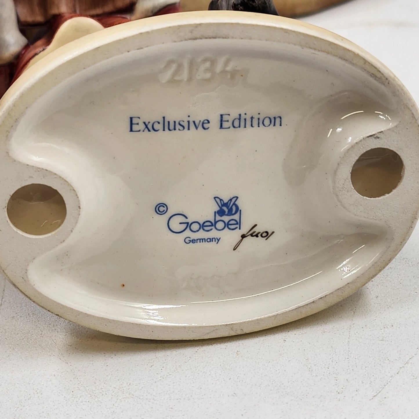 Goebel Hummel HUM 2134 Wintertime Duet Chapel Votive Music Box Exclusive Edition
