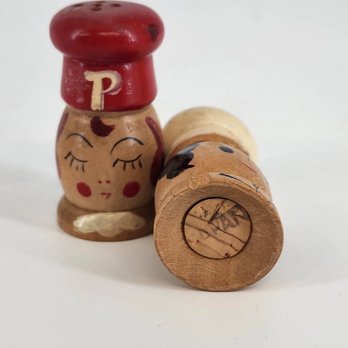 Wood Chef Salt & Pepper Shakers 2" White Boy Red Girl Japan Kitsch 1960's Vtg