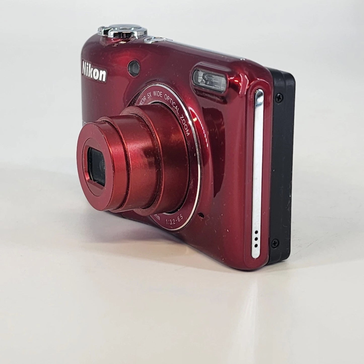 Nikon COOLPIX L28 20.1MP Red Digital Camera 5x Zoom 3" Screen DOES NOT WORK