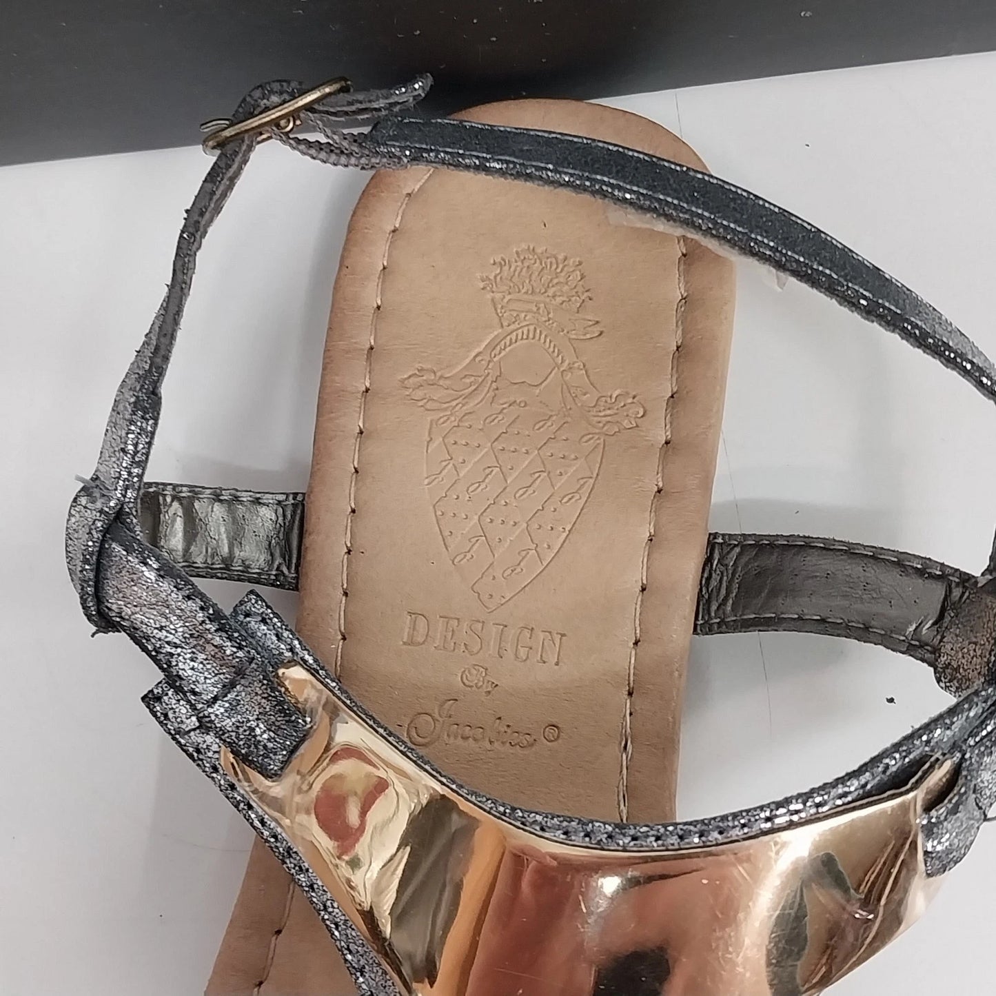 Design By Jacobies Darlene-5 Pewter Gold Strappy Sandals Womens 8T