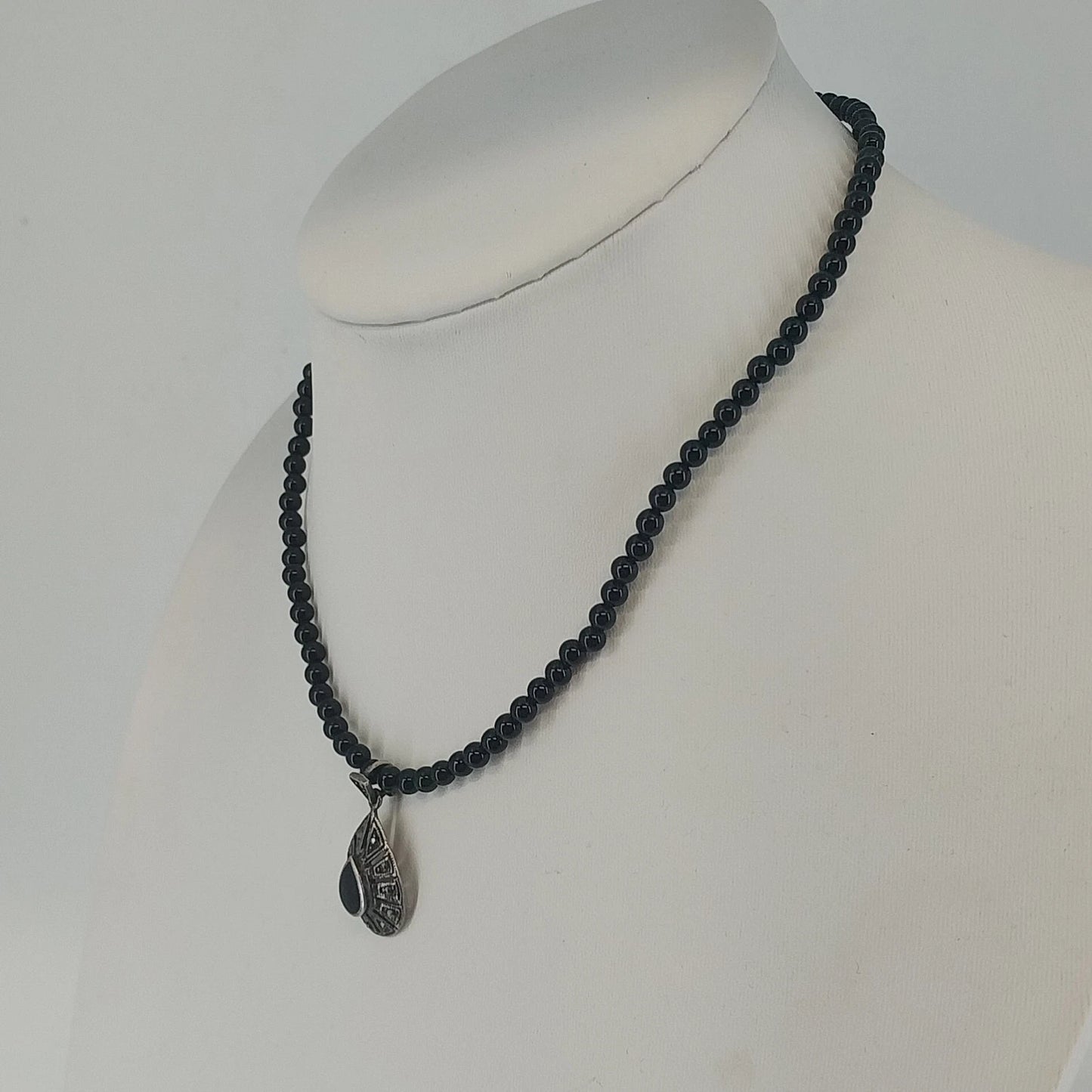 Vintage Sterling Silver Black Onyx Teardrop Necklace 16 Inch