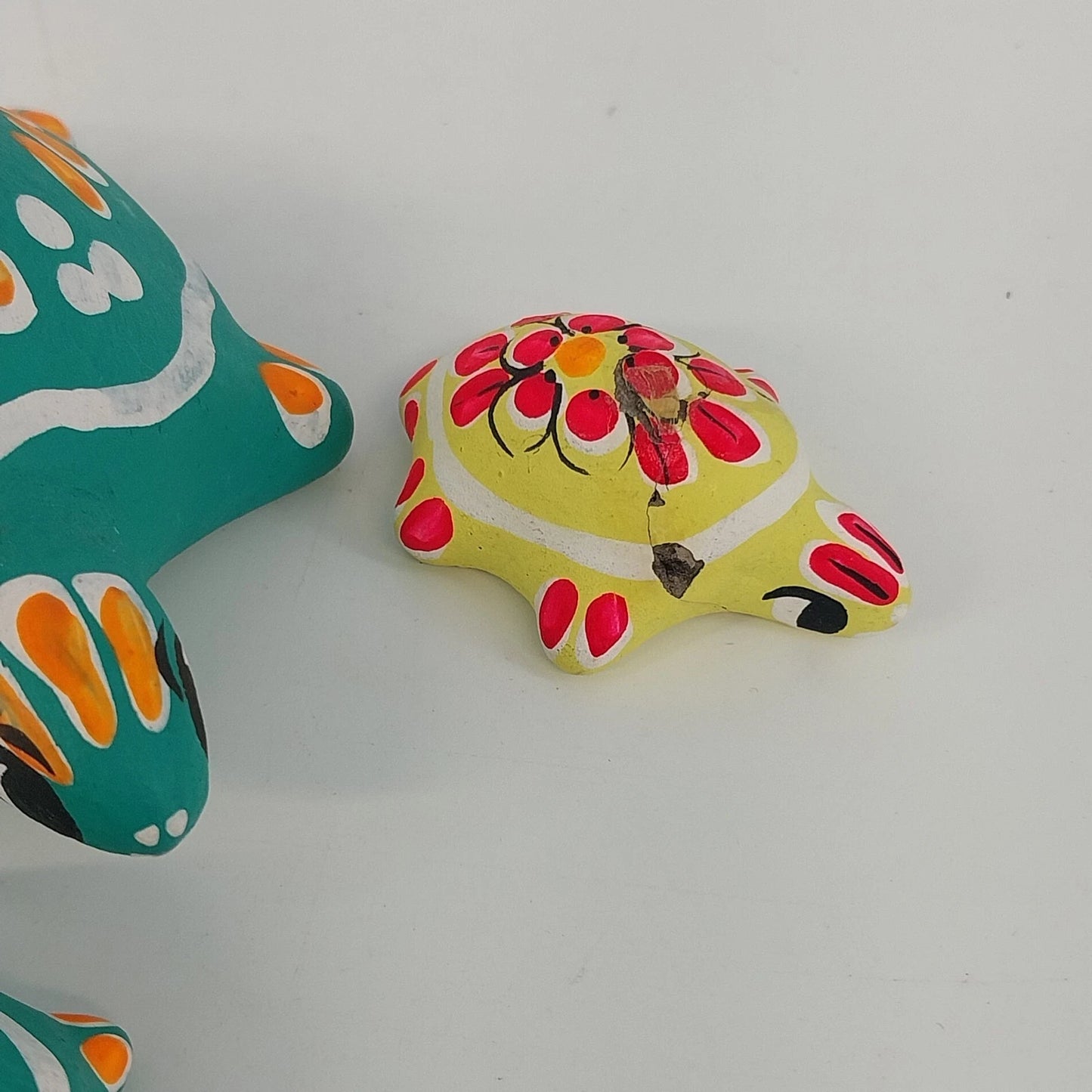 Mexican Folk Art Hand Painted Terracotta Clay Turtle Decor Figurines 4 Pc Vtg