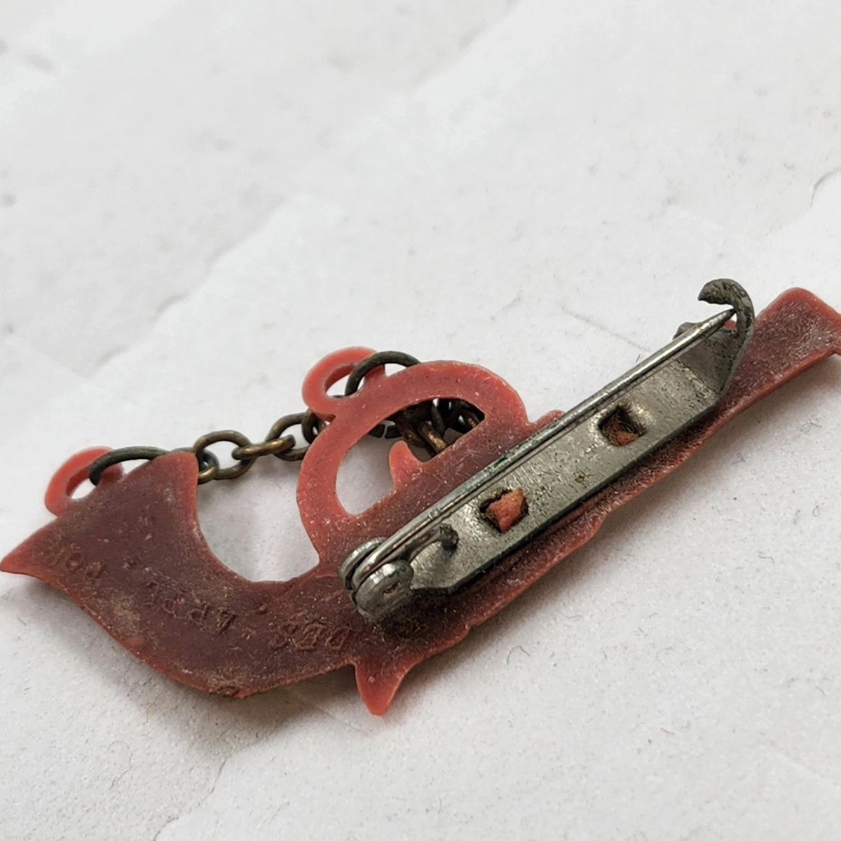 Title: Western Revolver Pistol Brooch Pin Red Miniature Gun Chain Novelty Vtg